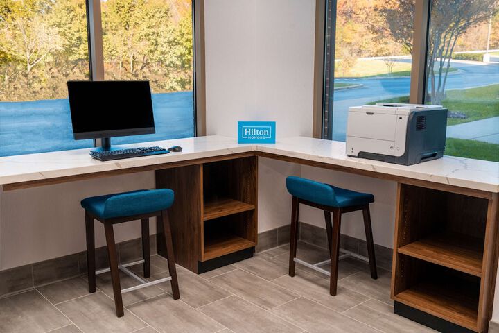 Business Center 55 of 57