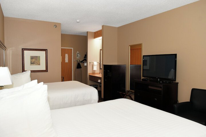 Room 103 of 118