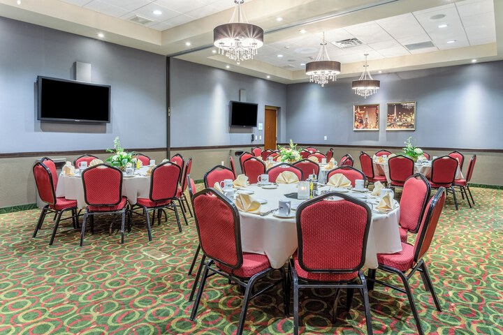 Holiday Inn Eau Claire South I-94 by IHG