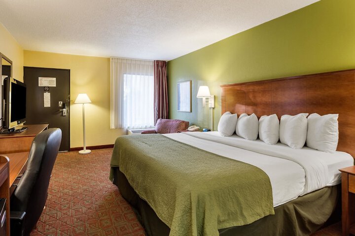 Room 12 of 26