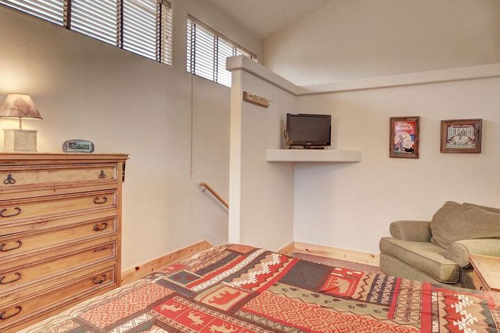Eagle Fire Lodge & Cabins