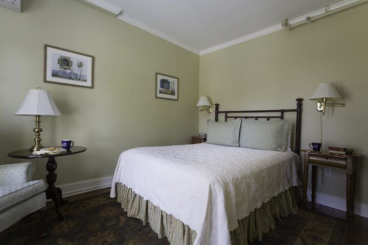 Room 11 of 48