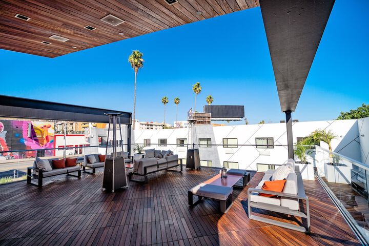 Sundeck 76 of 76