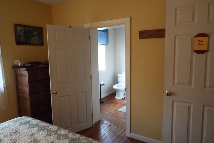 Room 21 of 38