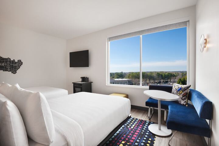 Room 9 of 18