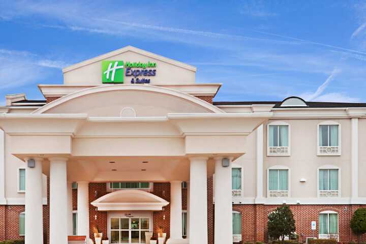 Holiday Inn Express & Suites Waxahachie by IHG