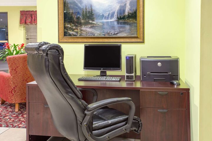 Business Center 34 of 35