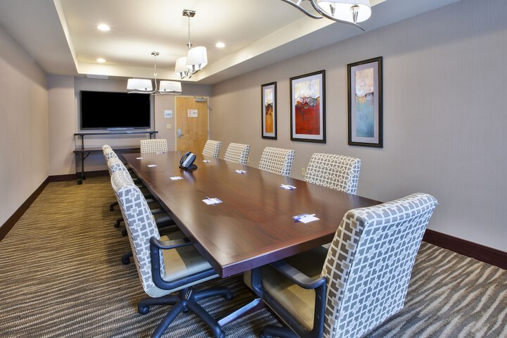 Holiday Inn Express & Suites Geneva Finger Lakes by IHG