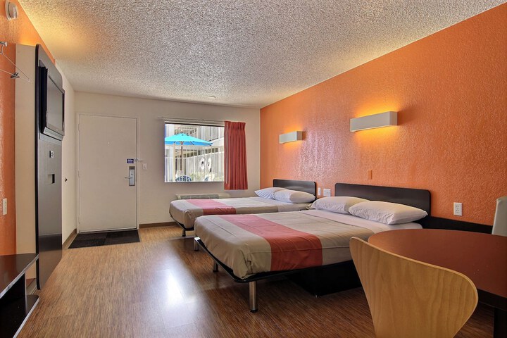 Room 26 of 29