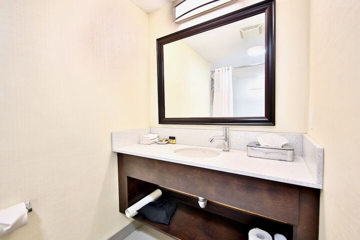 Room 5 of 37