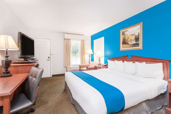 Room 5 of 15