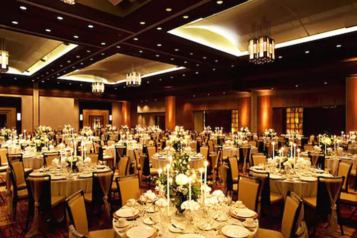 Ballroom/Hall 27 of 40