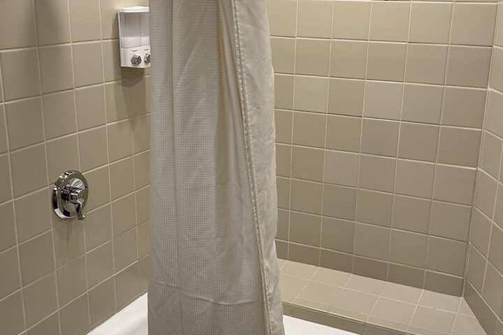 Room 68 of 128