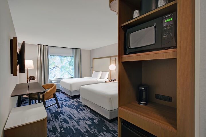 Room 27 of 37
