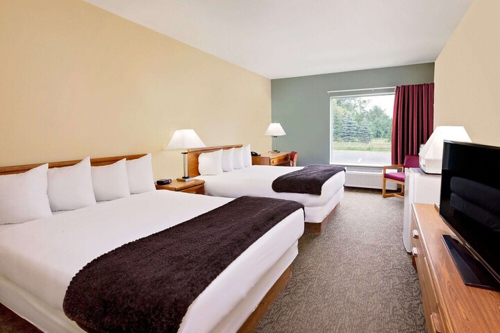 Days Inn by Wyndham Cadillac