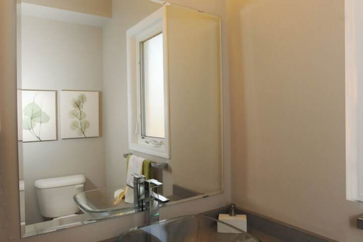 Boardwalk Homes - Executive Guest Rooms & Townhomes