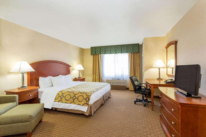 Room 25 of 47