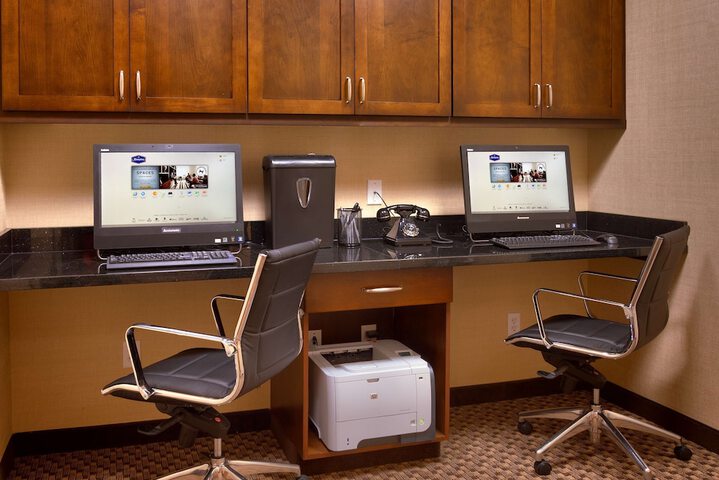Business Center 37 of 37