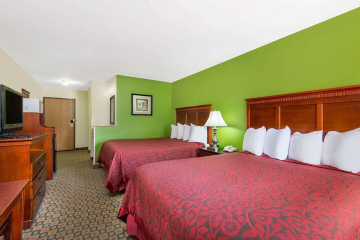 Room 5 of 16