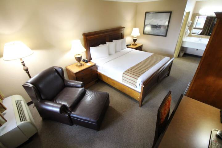 Room 27 of 64