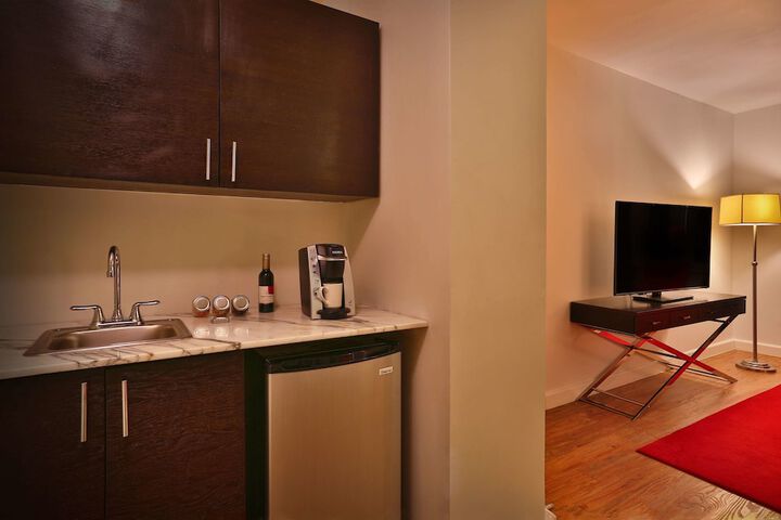 Room 8 of 34