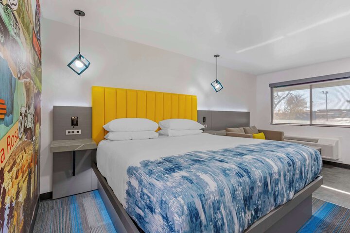 Room 14 of 27