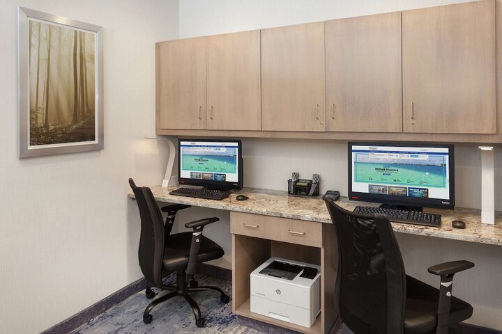 Business Center 66 of 66