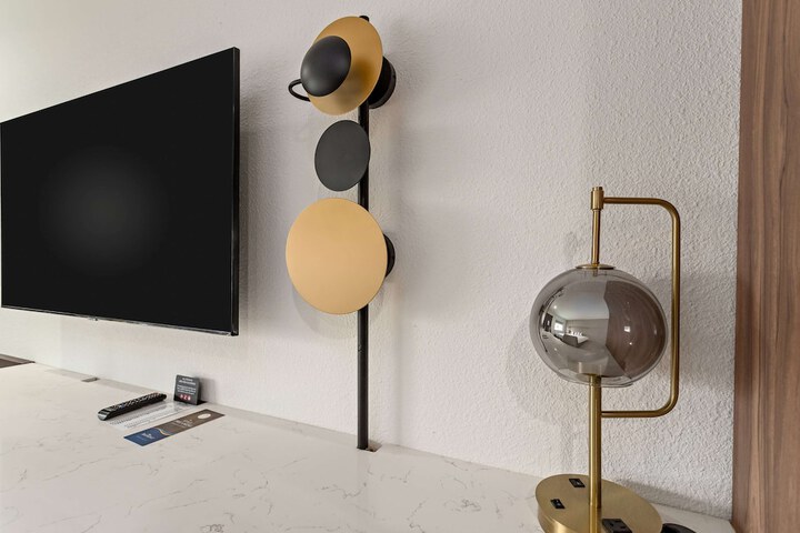 Room 25 of 62
