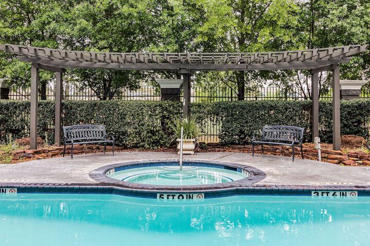 Pool 5 of 25