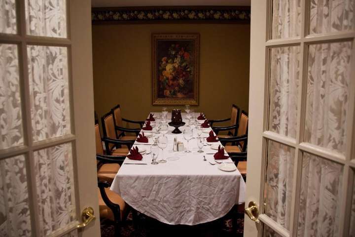 Dining 32 of 49