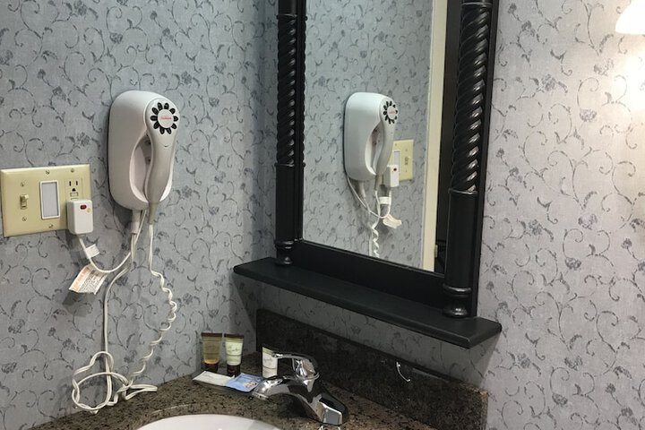 Room 10 of 40