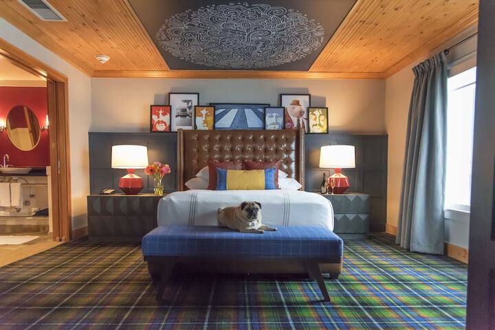 Room 83 of 118