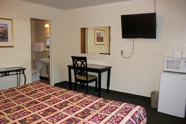 Room 12 of 32