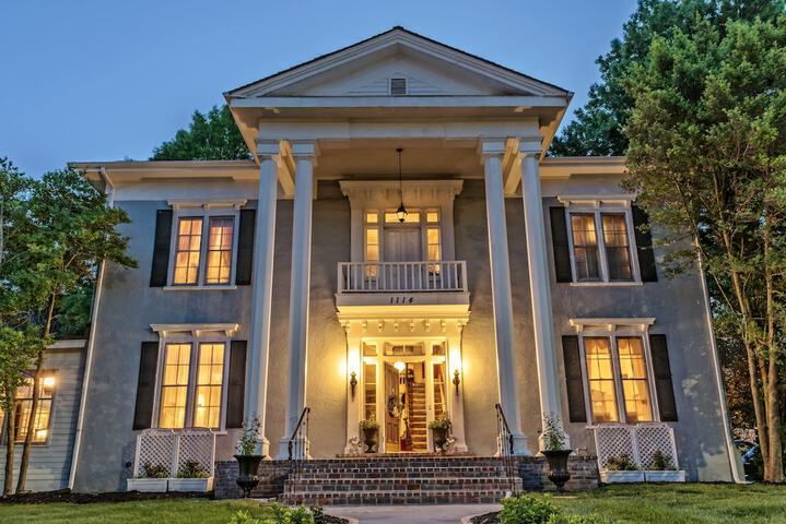 Silver Heart Inn and Cottages