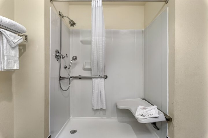 Room 11 of 27