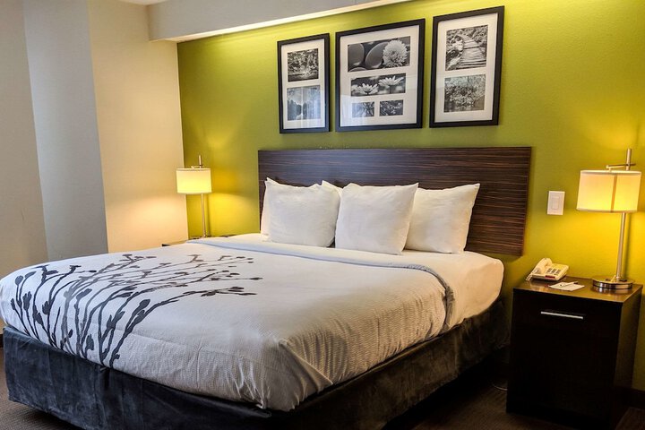 Room 17 of 30
