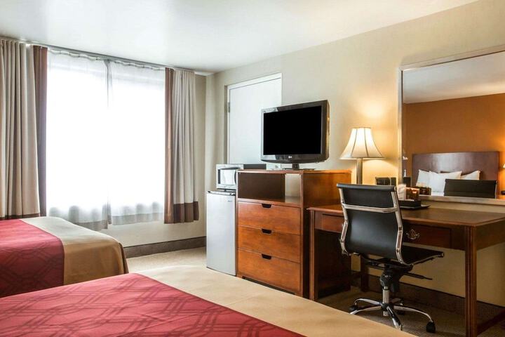 Room 32 of 45