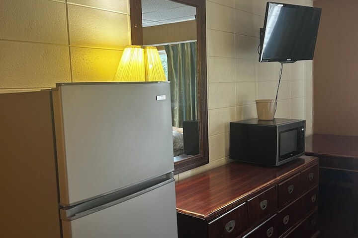 Room 14 of 15