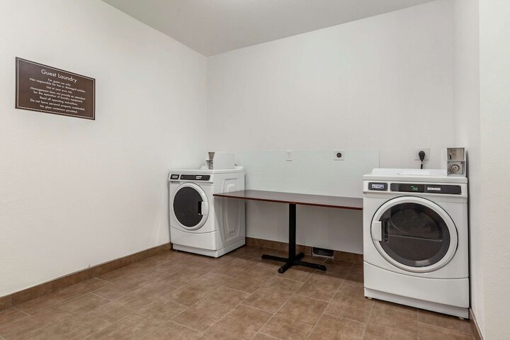 Room 13 of 28