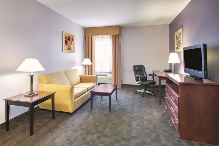 Room 17 of 28