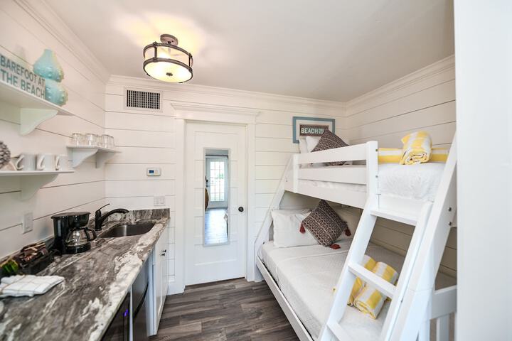 Room 161 of 290