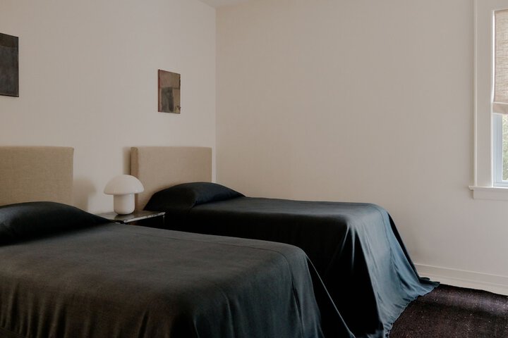 Room 10 of 28
