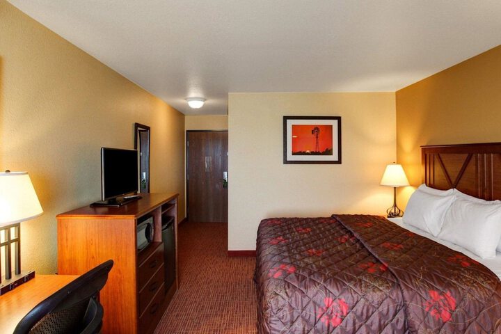 Room 14 of 30