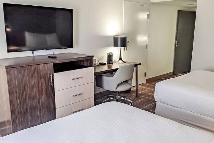 Room 11 of 19