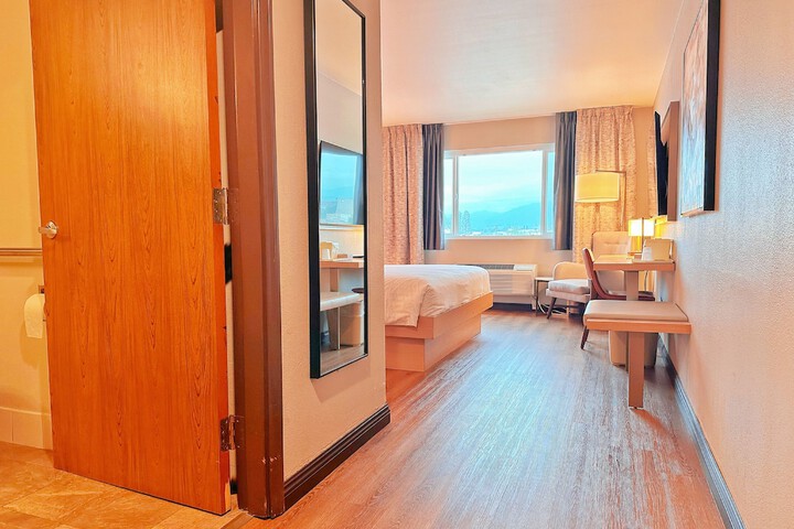 Room 65 of 168