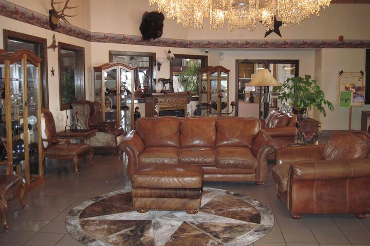 Hotel Interior 8 of 36