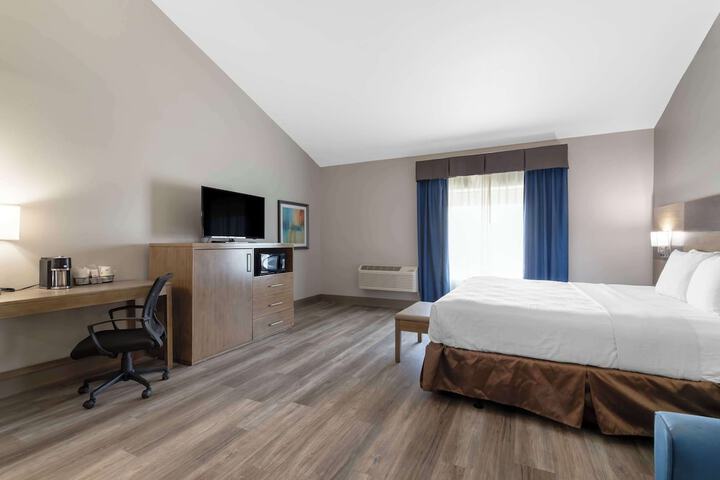 Room 12 of 36
