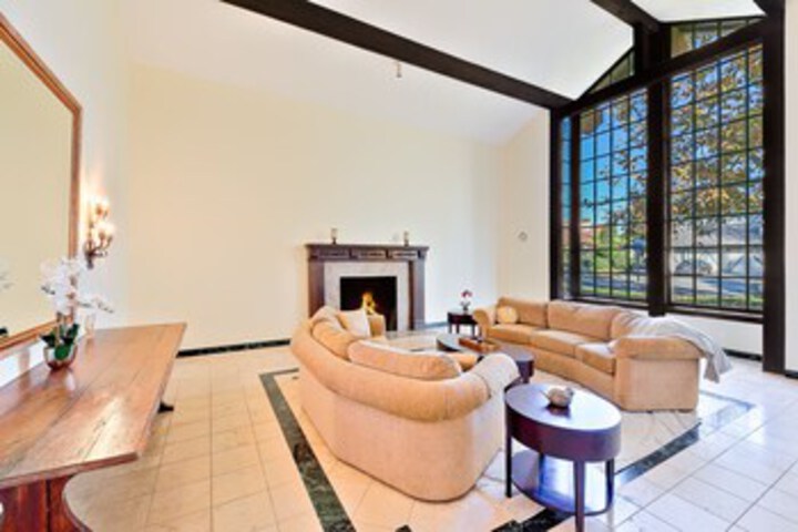 5BDRM Villa Via Mil Cumbres