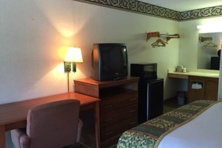 Daynite Inn