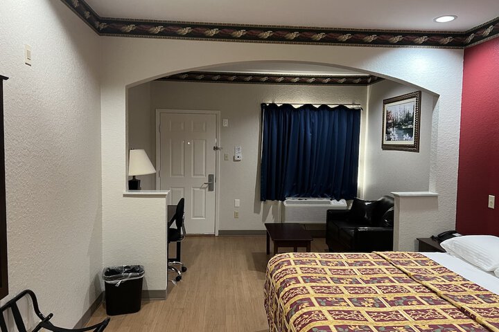 Room 8 of 30